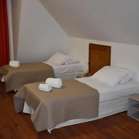 Les Distinguees - L Ayral 펜션