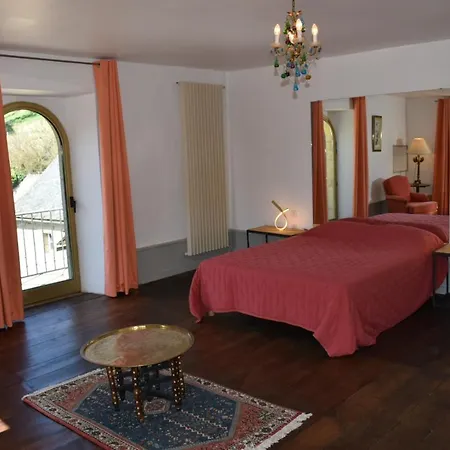 Дом отдыха Les Distinguees - L Ayral