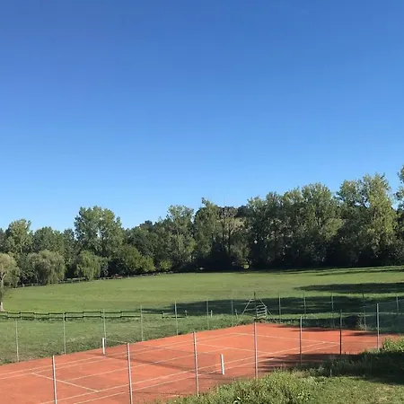 Les Distinguees - L Ayral 度假居 *