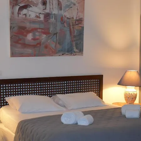 Les Distinguees - L Ayral Gaillac-d'Aveyron