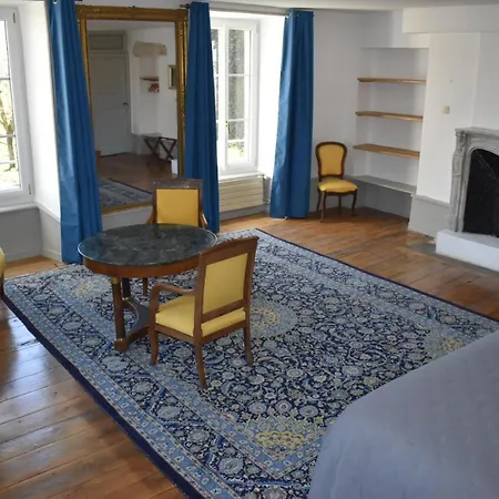 Holiday home Les Distinguees - L Ayral *