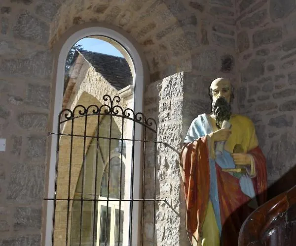 Les Distinguees - L Ayral *