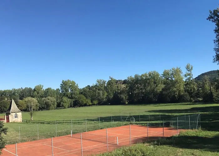 Les Distinguees - L Ayral Nyaraló *