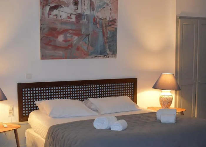 Les Distinguees - L Ayral Gaillac-d'Aveyron