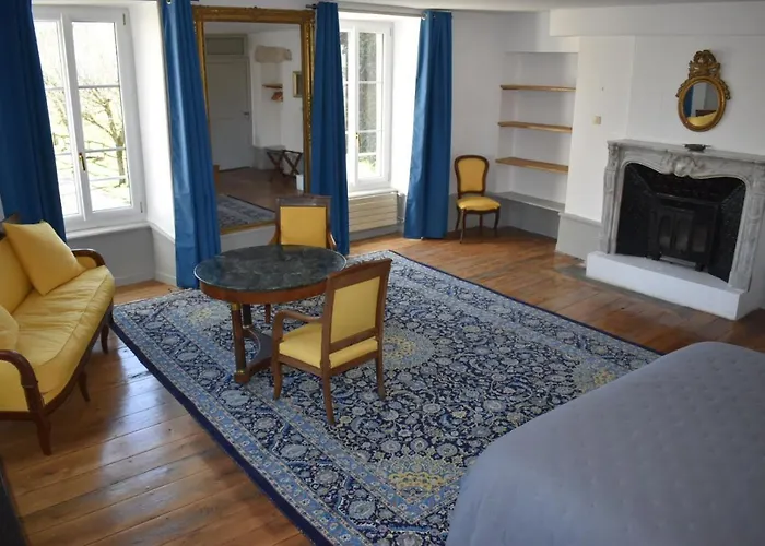 Nyaraló Les Distinguees - L Ayral *