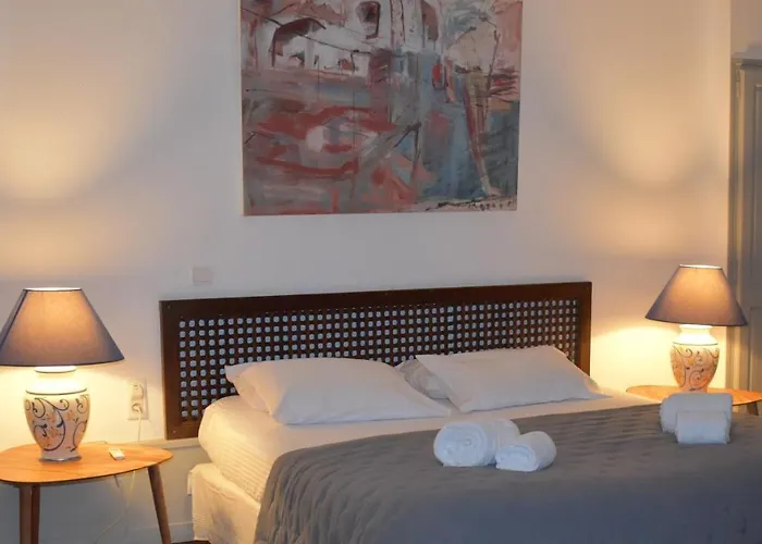 Les Distinguees - L Ayral * Gaillac-d'Aveyron